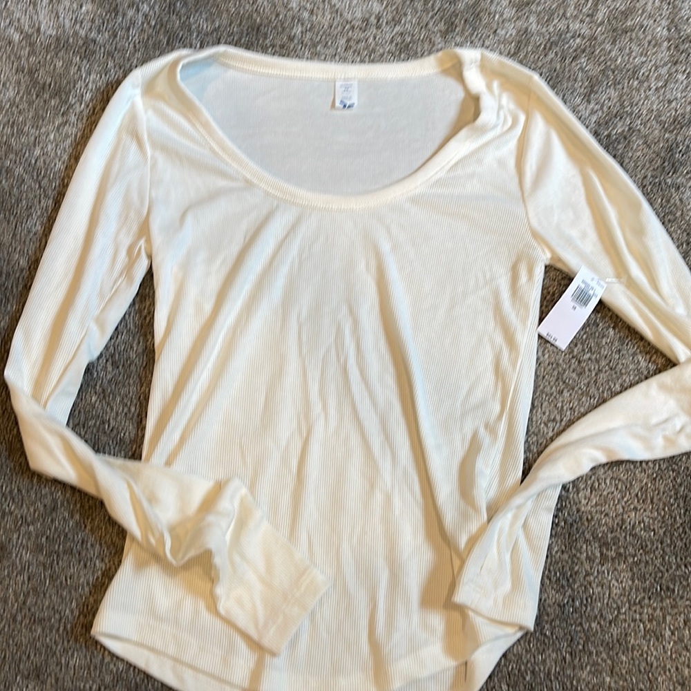 Womens Old Navy Chambray Cream lightweight top never worn